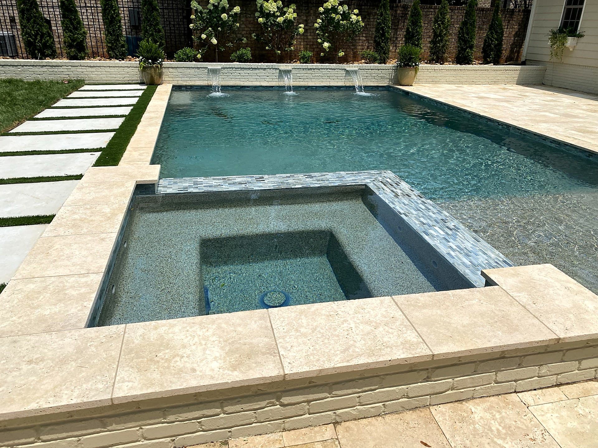 Pool Builders in Charlotte NC: How to Choose the Right One